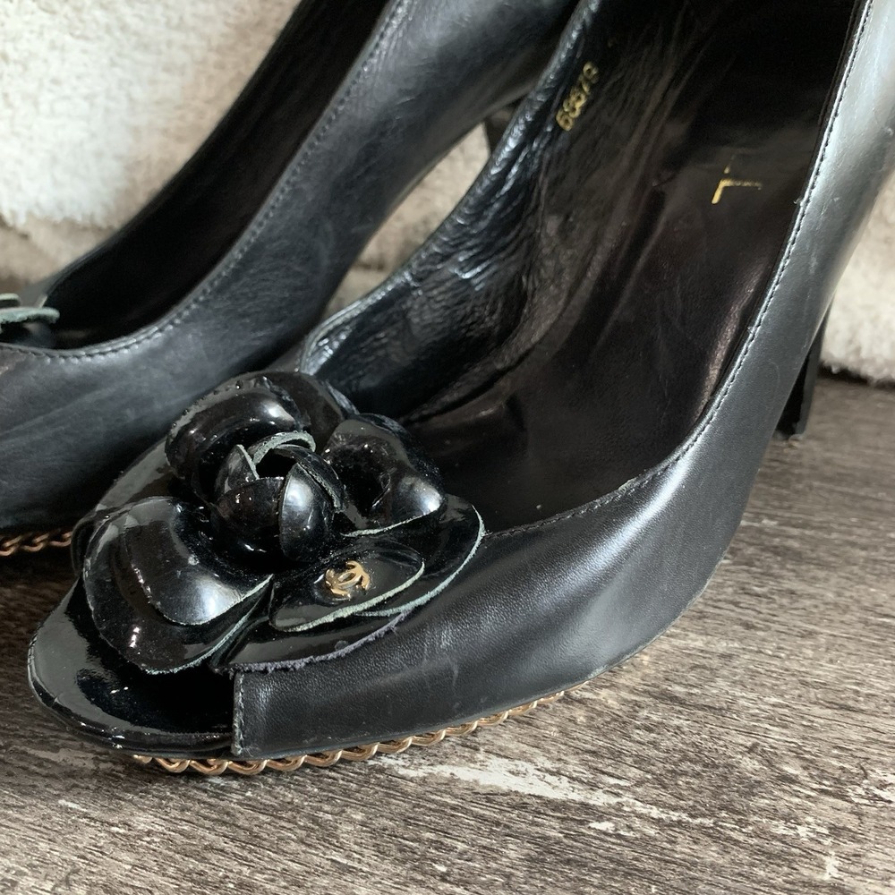 CHANEL Rare Black Lambskin Camellia Stiletto Chain Heel Size 40 - Picture 13 of 14